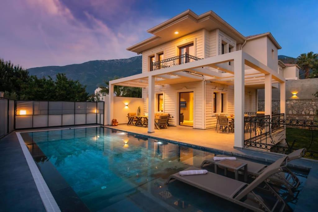Havuzlu Korunakli Jakuzili Villa Fethiye Ngoại thất bức ảnh