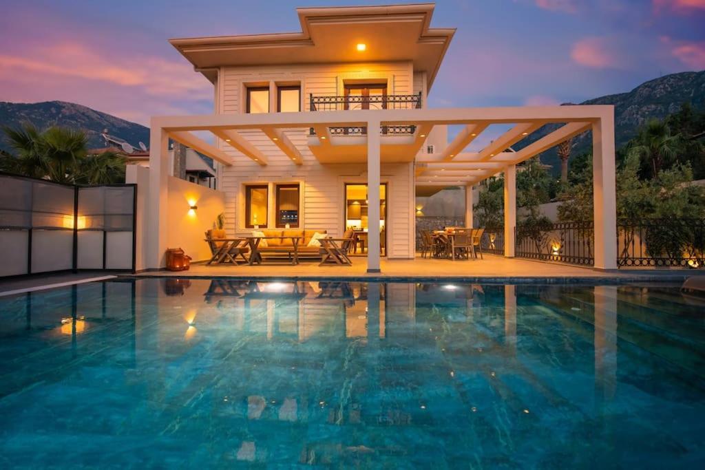Havuzlu Korunakli Jakuzili Villa Fethiye Ngoại thất bức ảnh