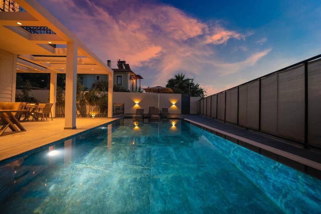 Havuzlu Korunakli Jakuzili Villa Fethiye Ngoại thất bức ảnh